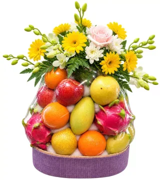 Giỏ trái cây phối hoa vàng