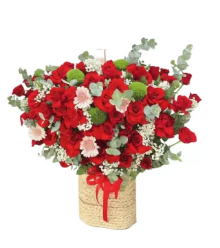 Giỏ hồng đỏ phối cúc nút xanh