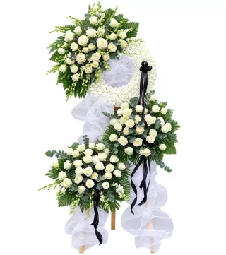 Kệ hoa viếng hồng trắng