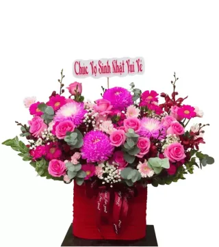 Hộp hồng đậm phối cúc hồng tím