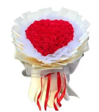 Bó hoa tươi trái tim tông đỏ