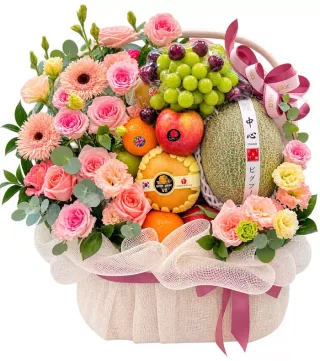 Giỏ trái cây hồng phấn